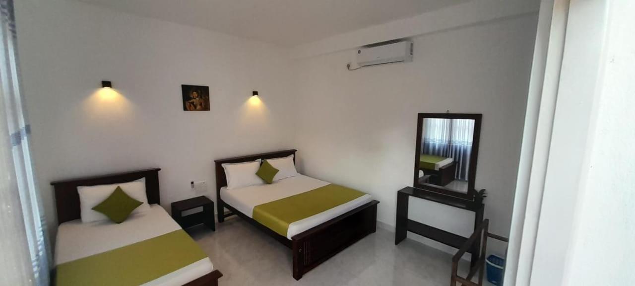 Lake Edge Resort Anurâdhapura Extérieur photo