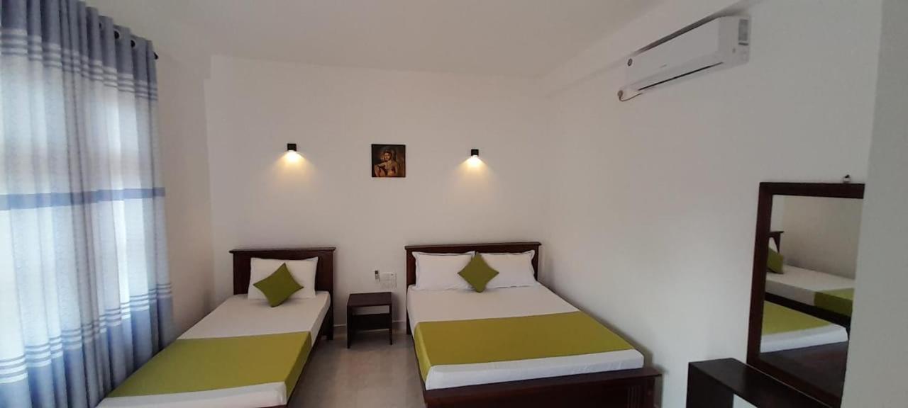 Lake Edge Resort Anurâdhapura Extérieur photo