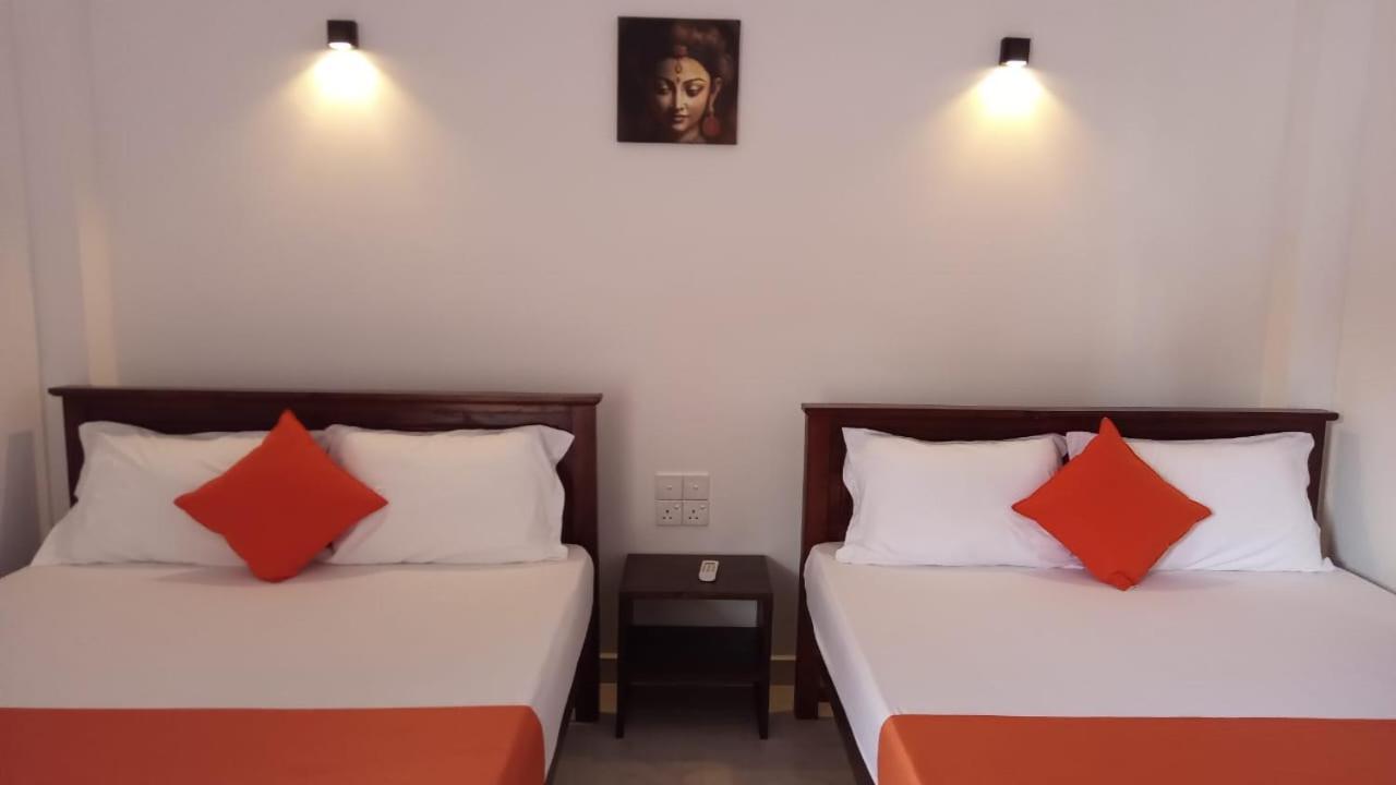 Lake Edge Resort Anurâdhapura Extérieur photo