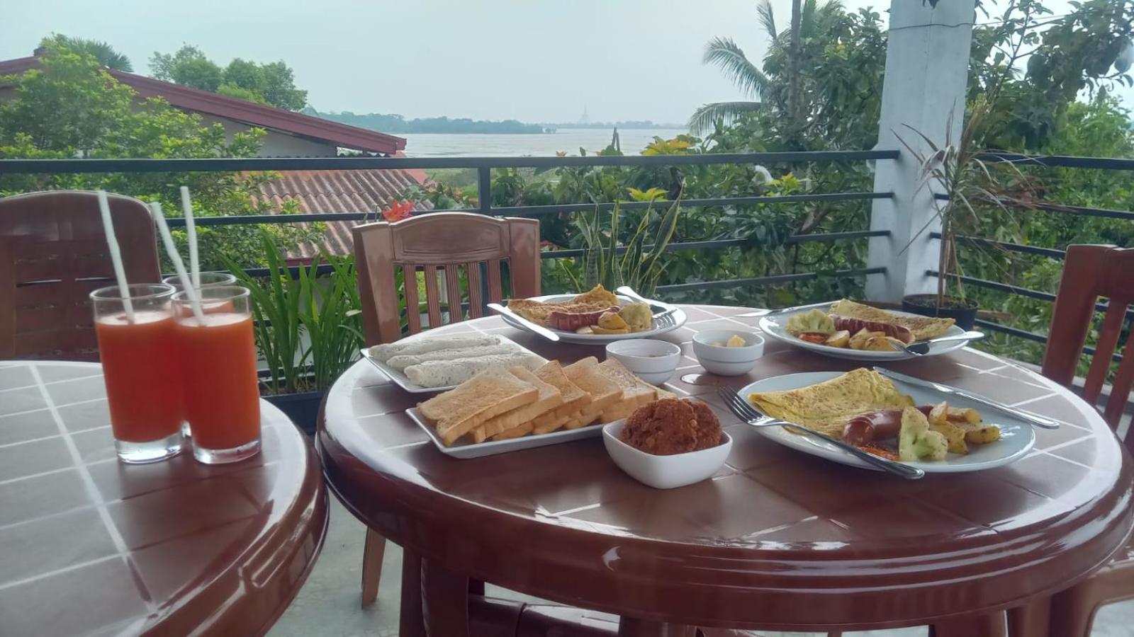 Lake Edge Resort Anurâdhapura Extérieur photo