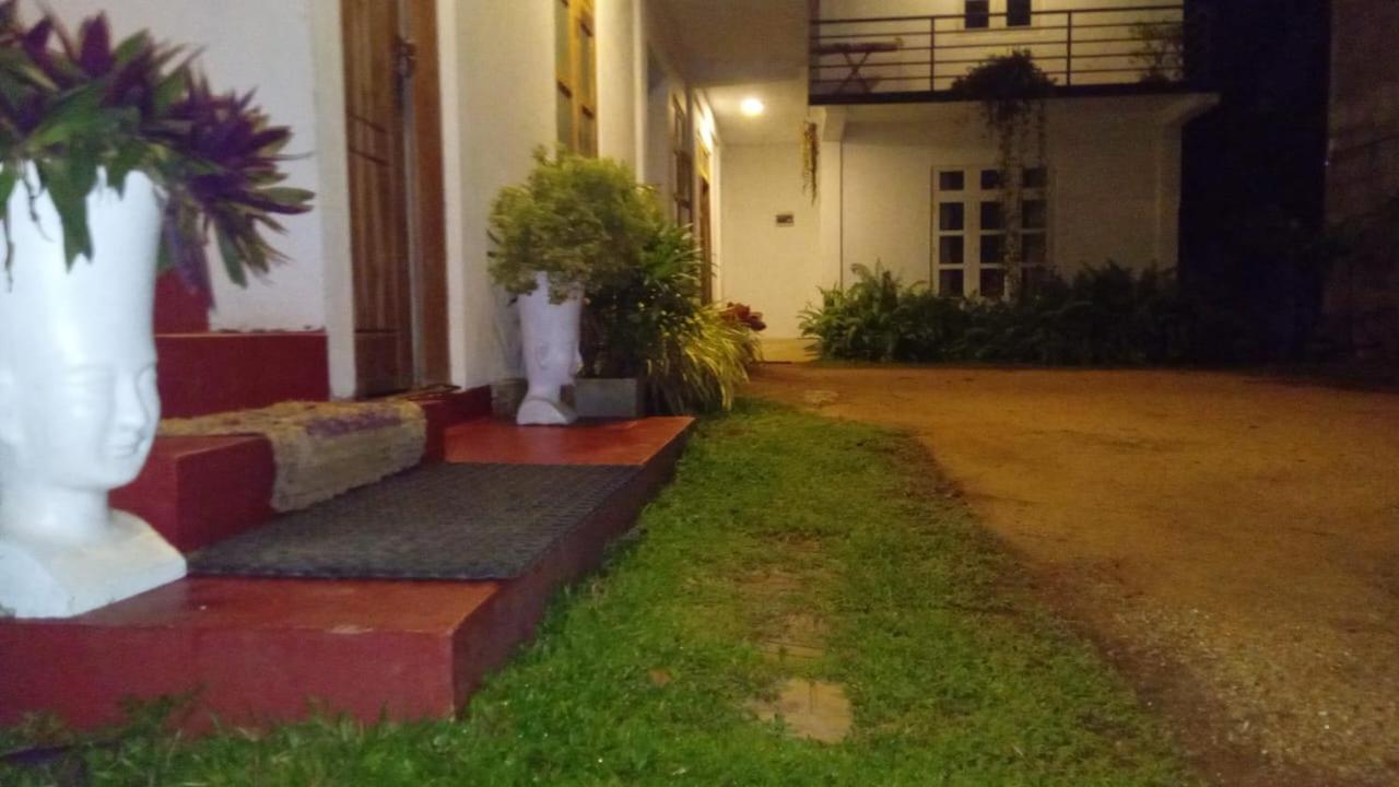 Lake Edge Resort Anurâdhapura Extérieur photo
