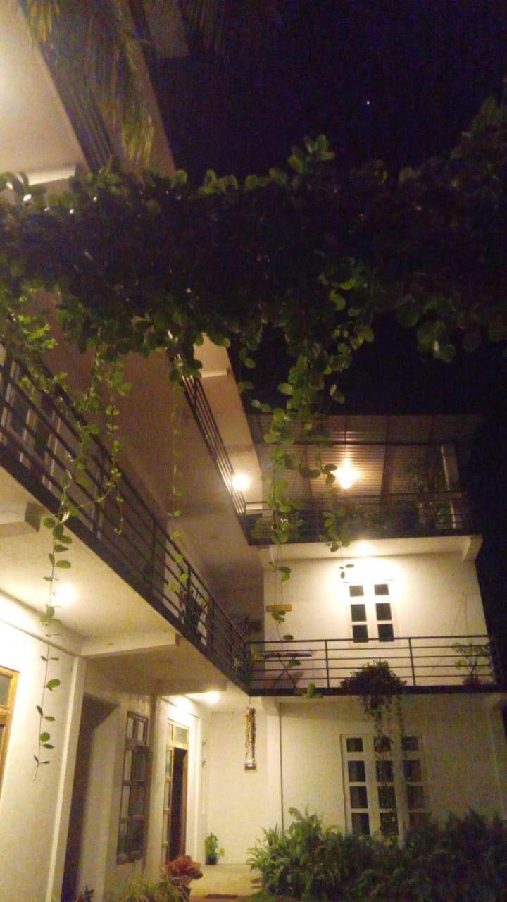 Lake Edge Resort Anurâdhapura Extérieur photo